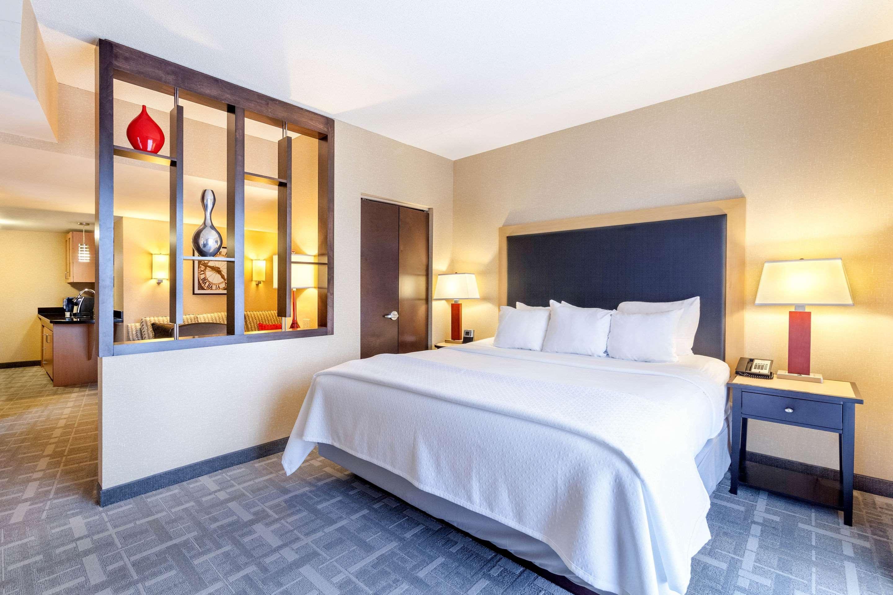 Cambria Hotel Pittsburgh - Downtown Екстериор снимка