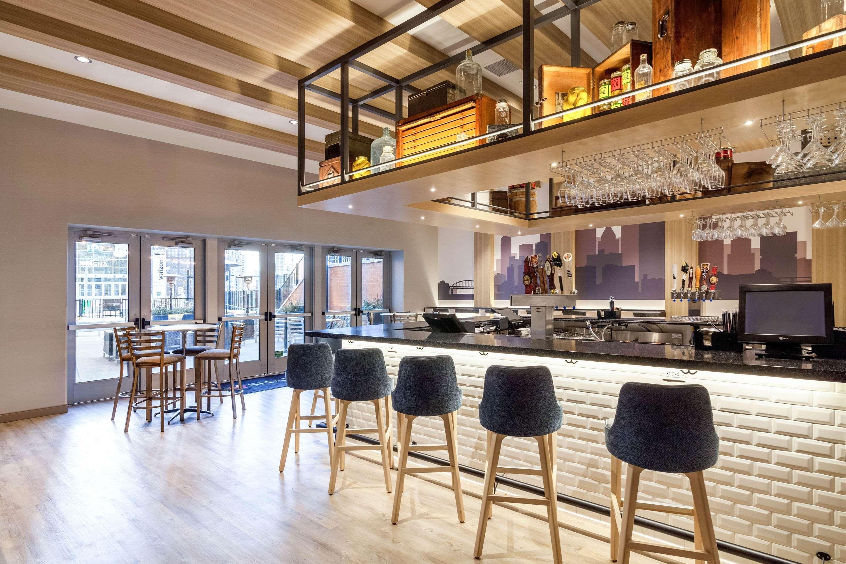 Cambria Hotel Pittsburgh - Downtown Екстериор снимка