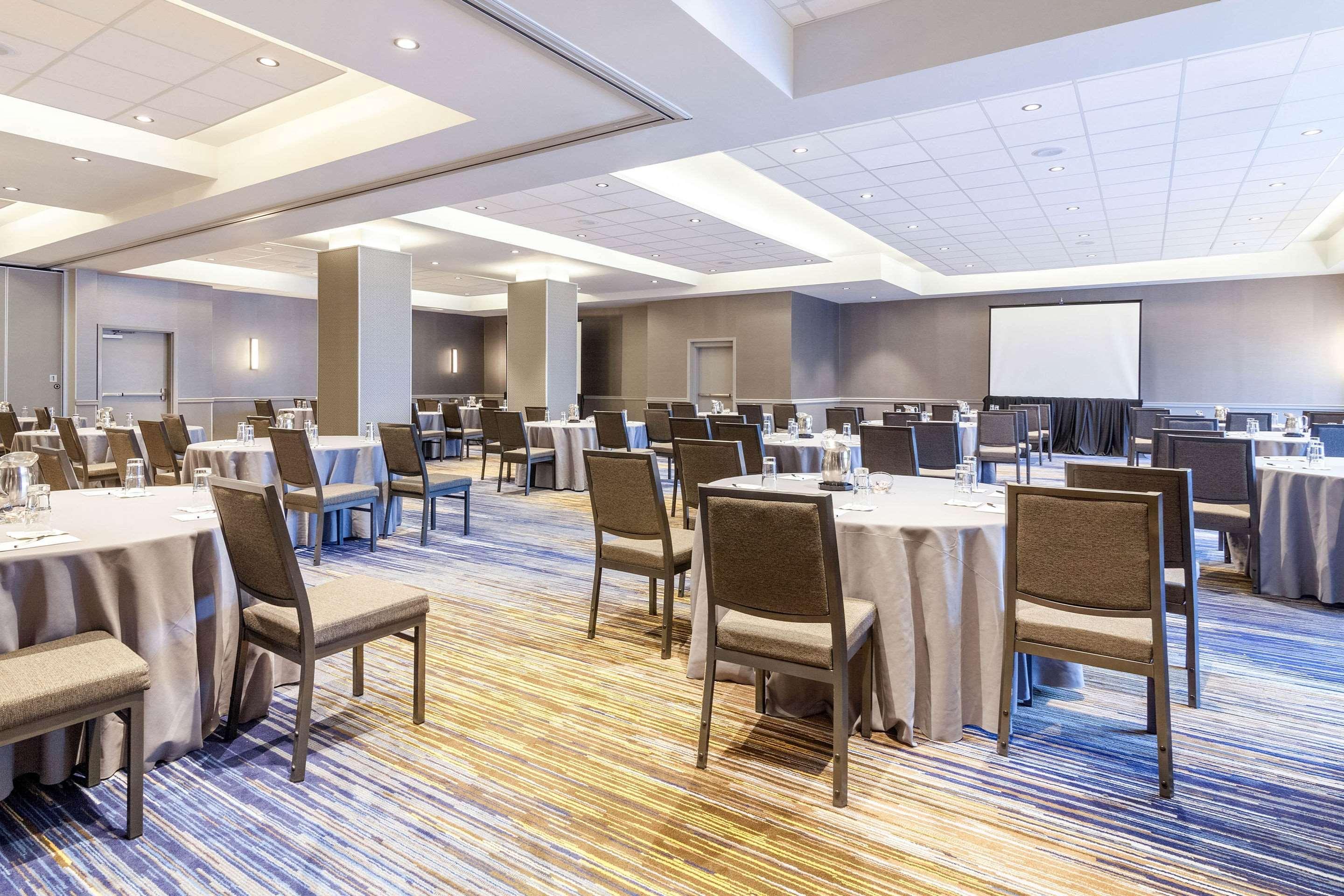 Cambria Hotel Pittsburgh - Downtown Екстериор снимка