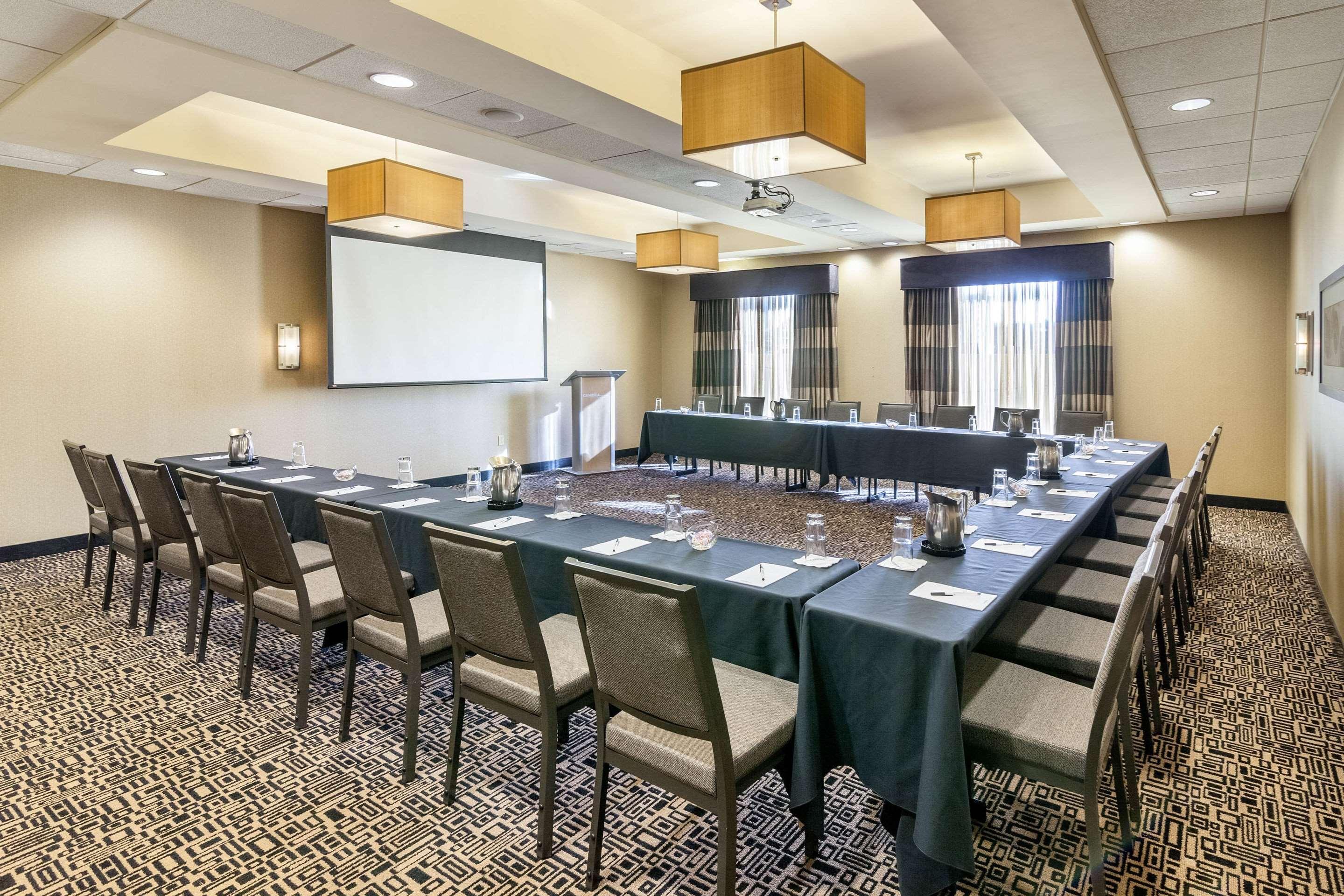 Cambria Hotel Pittsburgh - Downtown Екстериор снимка