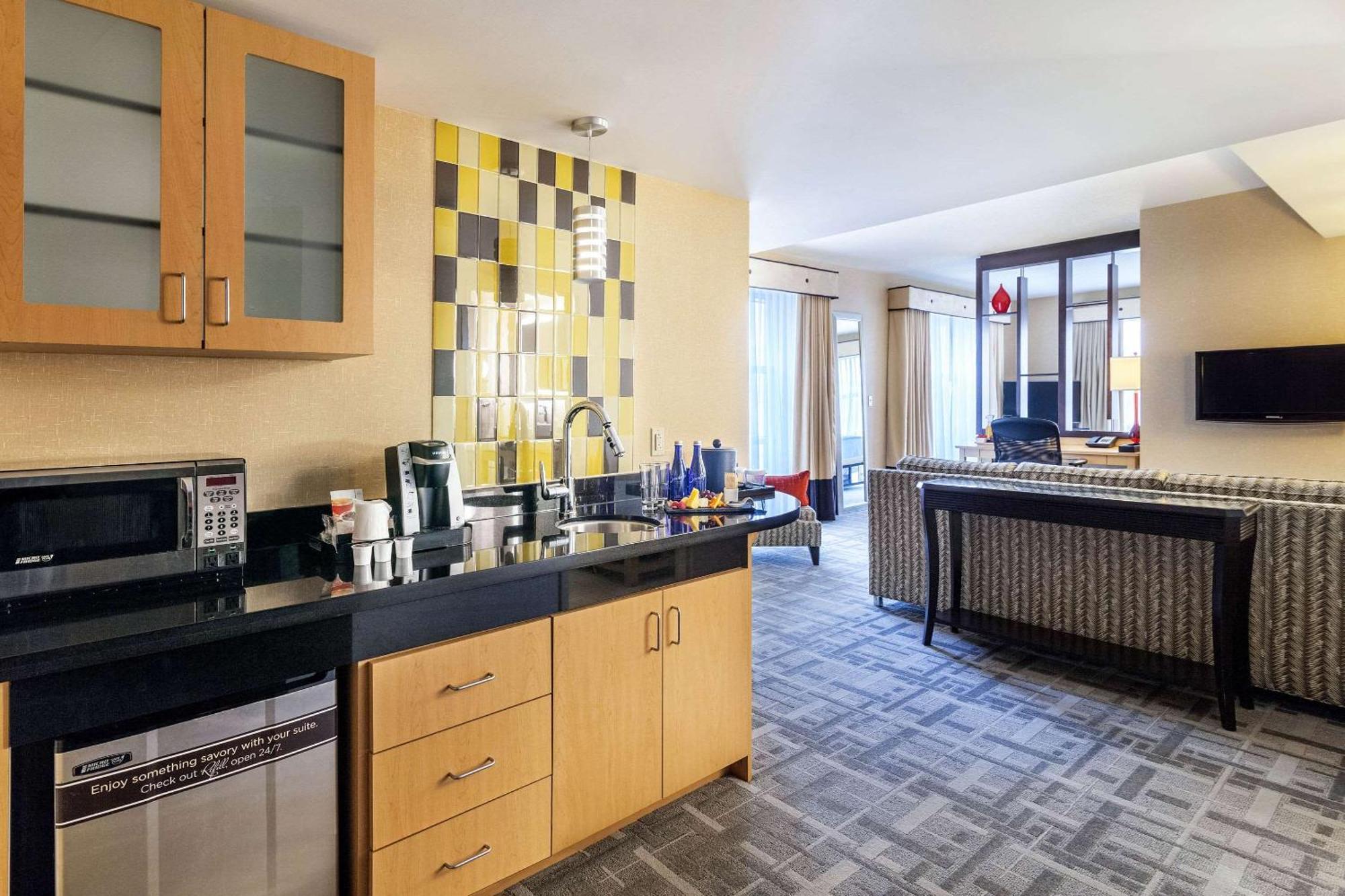 Cambria Hotel Pittsburgh - Downtown Екстериор снимка