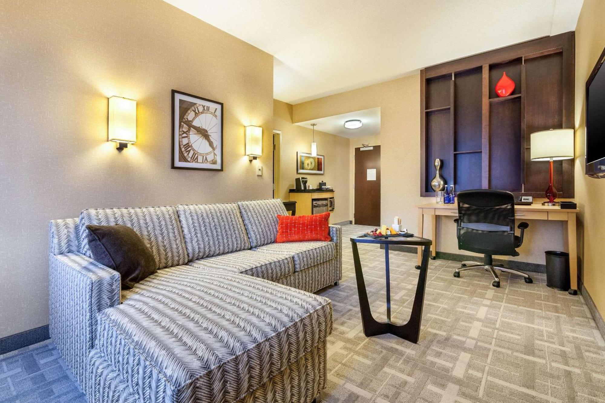 Cambria Hotel Pittsburgh - Downtown Екстериор снимка
