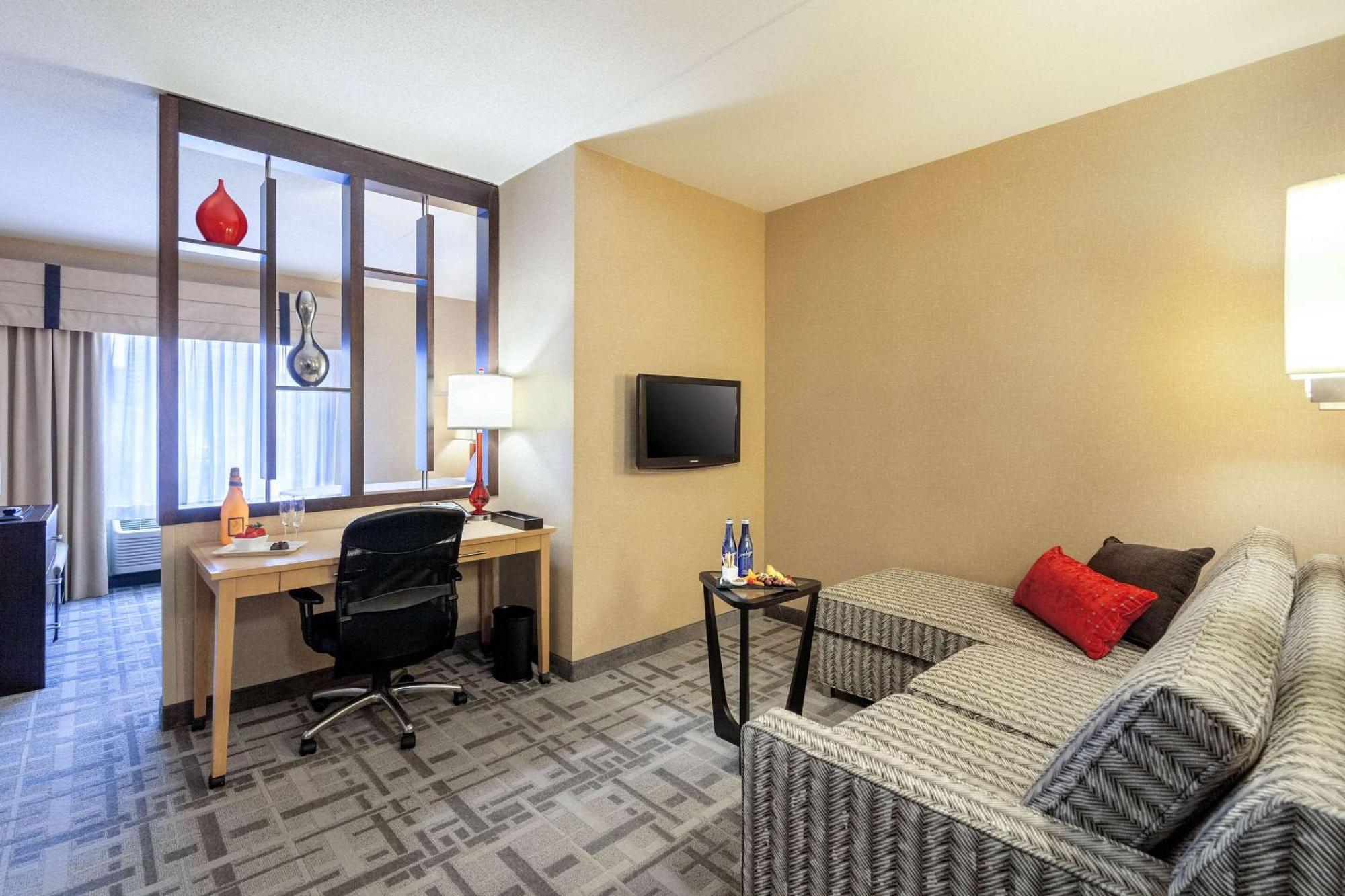 Cambria Hotel Pittsburgh - Downtown Екстериор снимка