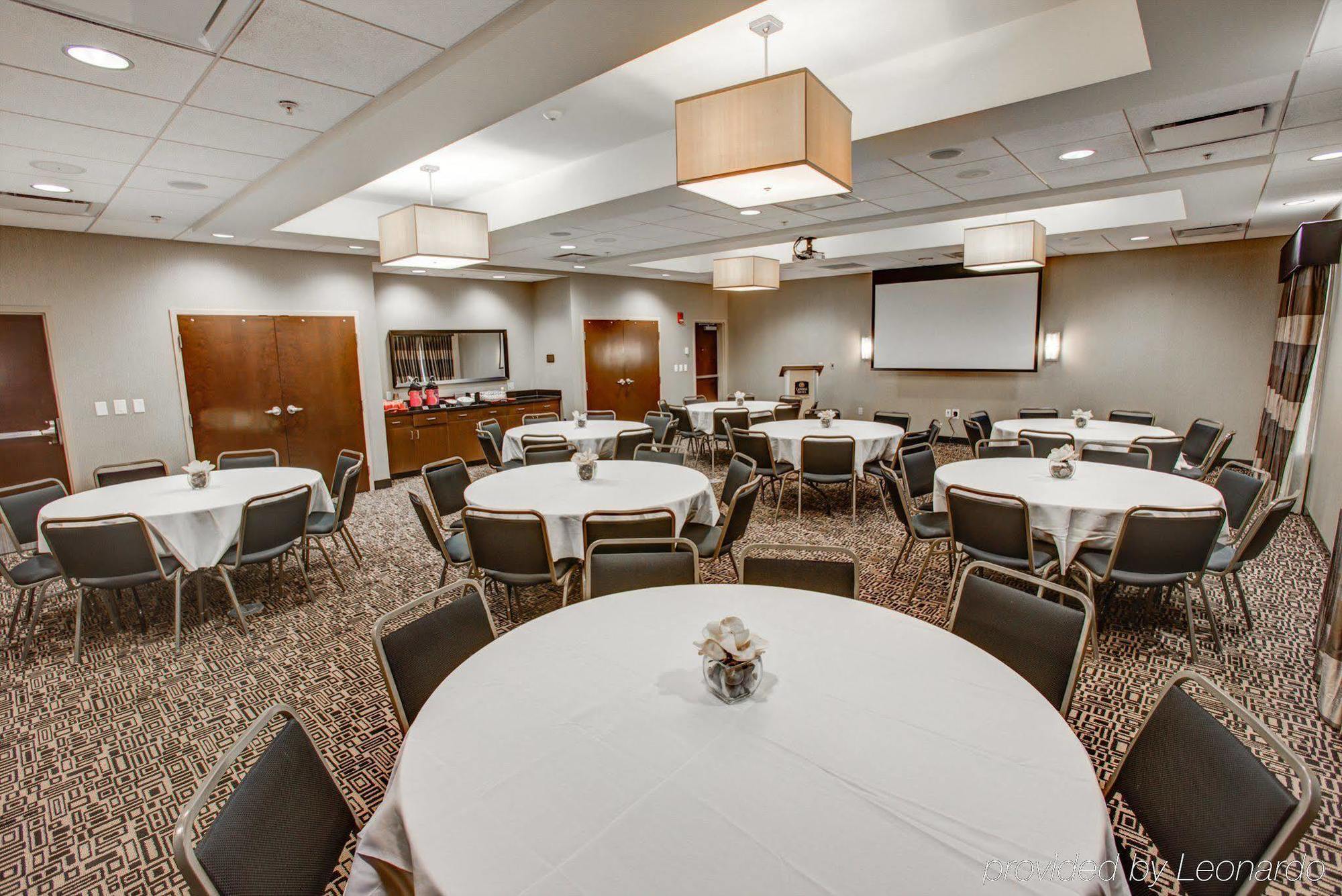 Cambria Hotel Pittsburgh - Downtown Екстериор снимка